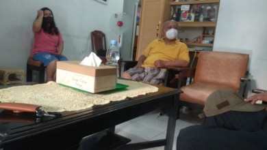 Aksi Sosial KSU PENABUR Cirebon kepada salah satu anggota (Bpk. Henoh)